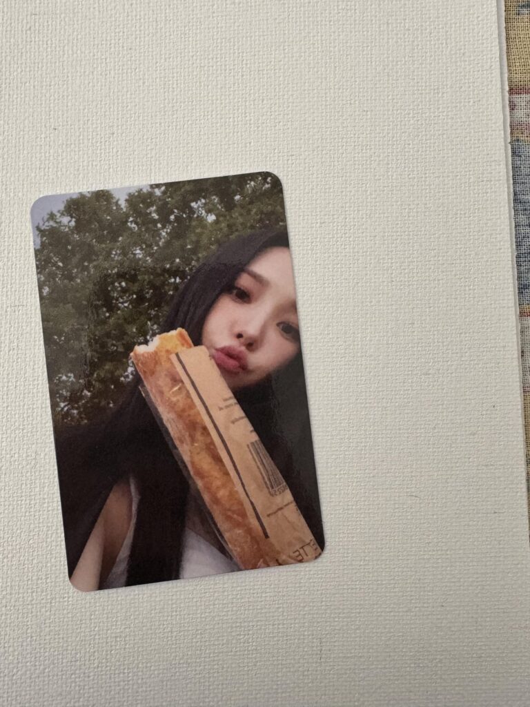 Photocard Karina baguette