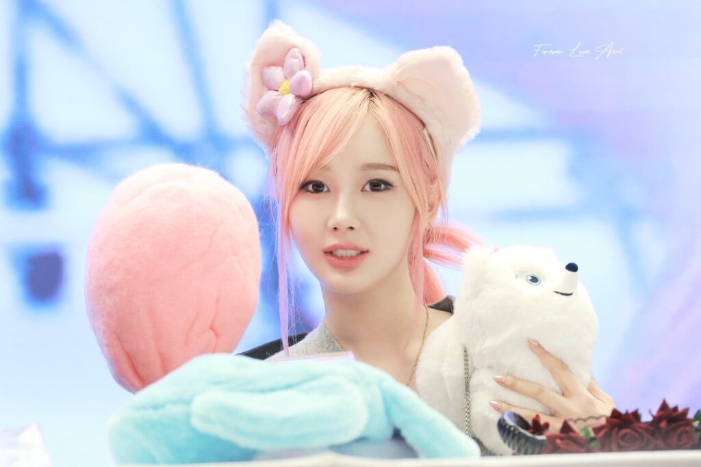 Giselle at Music Bank Commute & Ktown4U Fansign - 241101