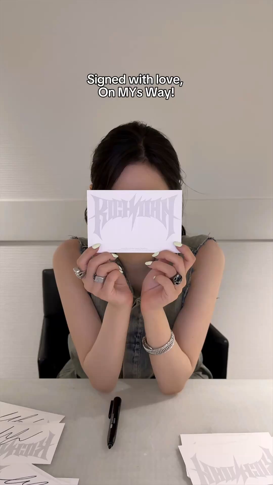 250821 aespa TikTok Update - For you, from aespa💖 Grab your signed albums! Hey MYs, pre-order's live now - don't miss it! ✔️