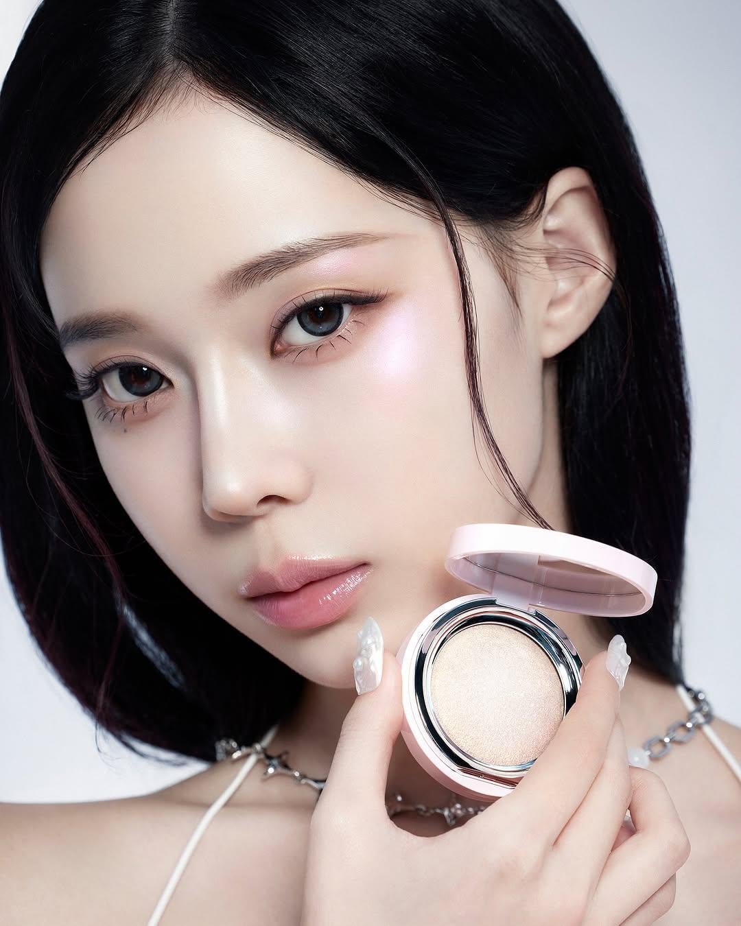 250822 Winter for espoir x Strobing Highlighter