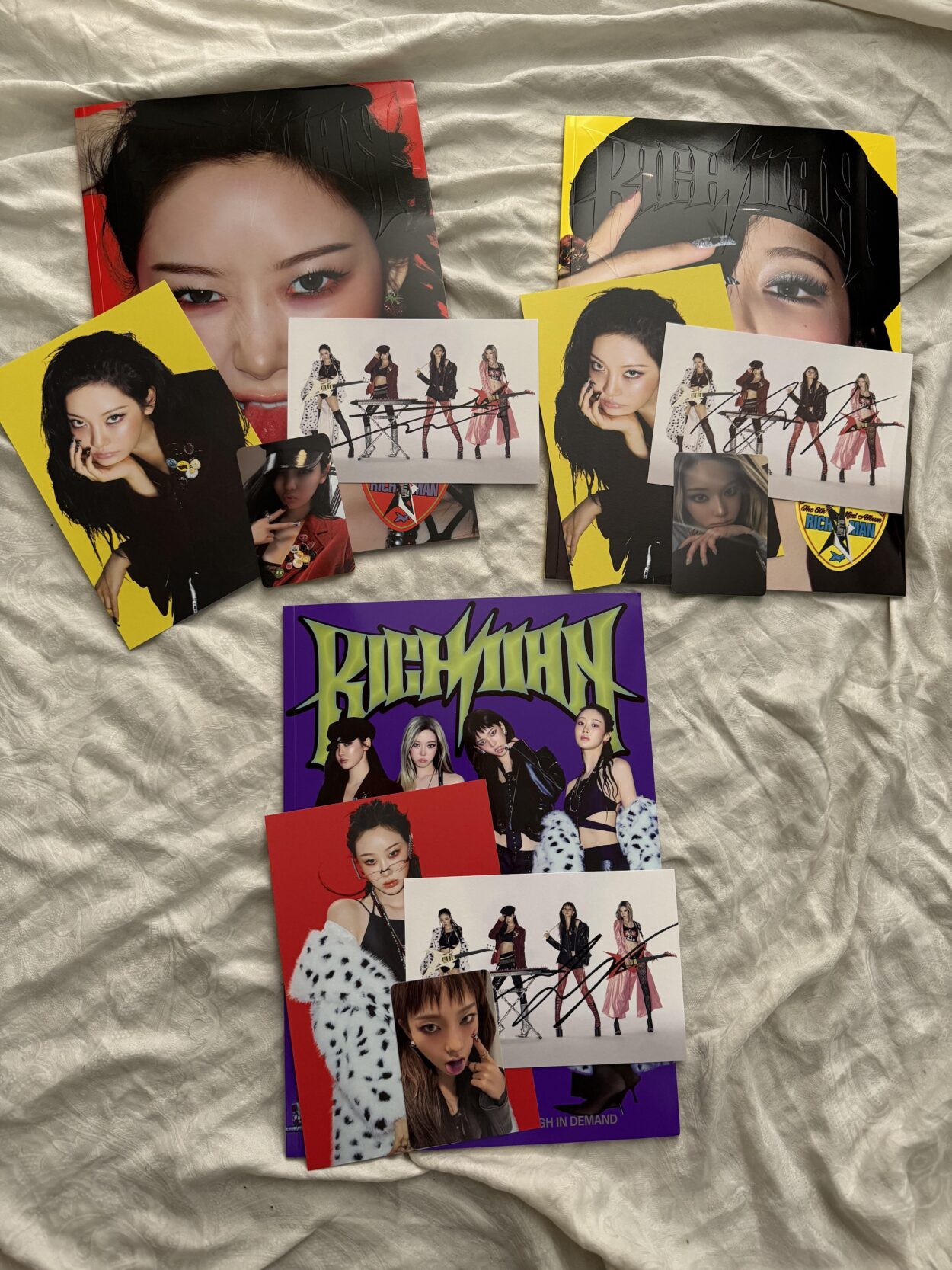 Complex Signed Rich Man: 2x Ningning, 1x Winter