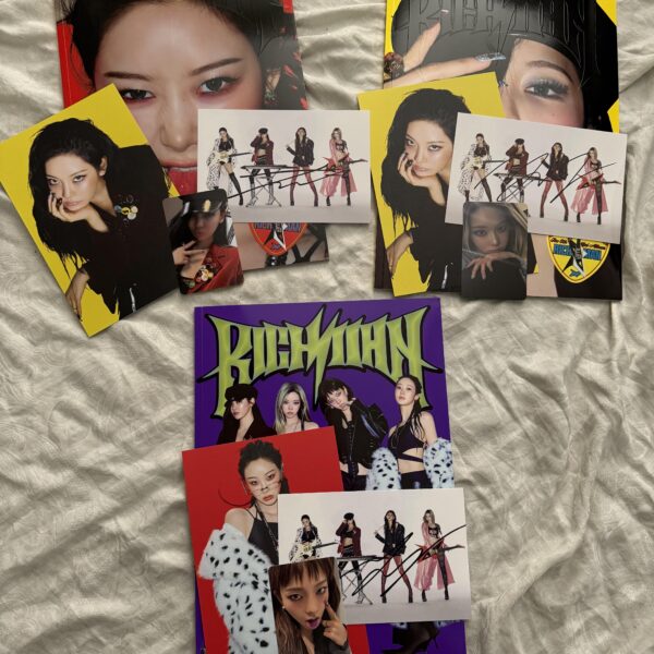 Complex Signed Rich Man: 2x Ningning, 1x Winter