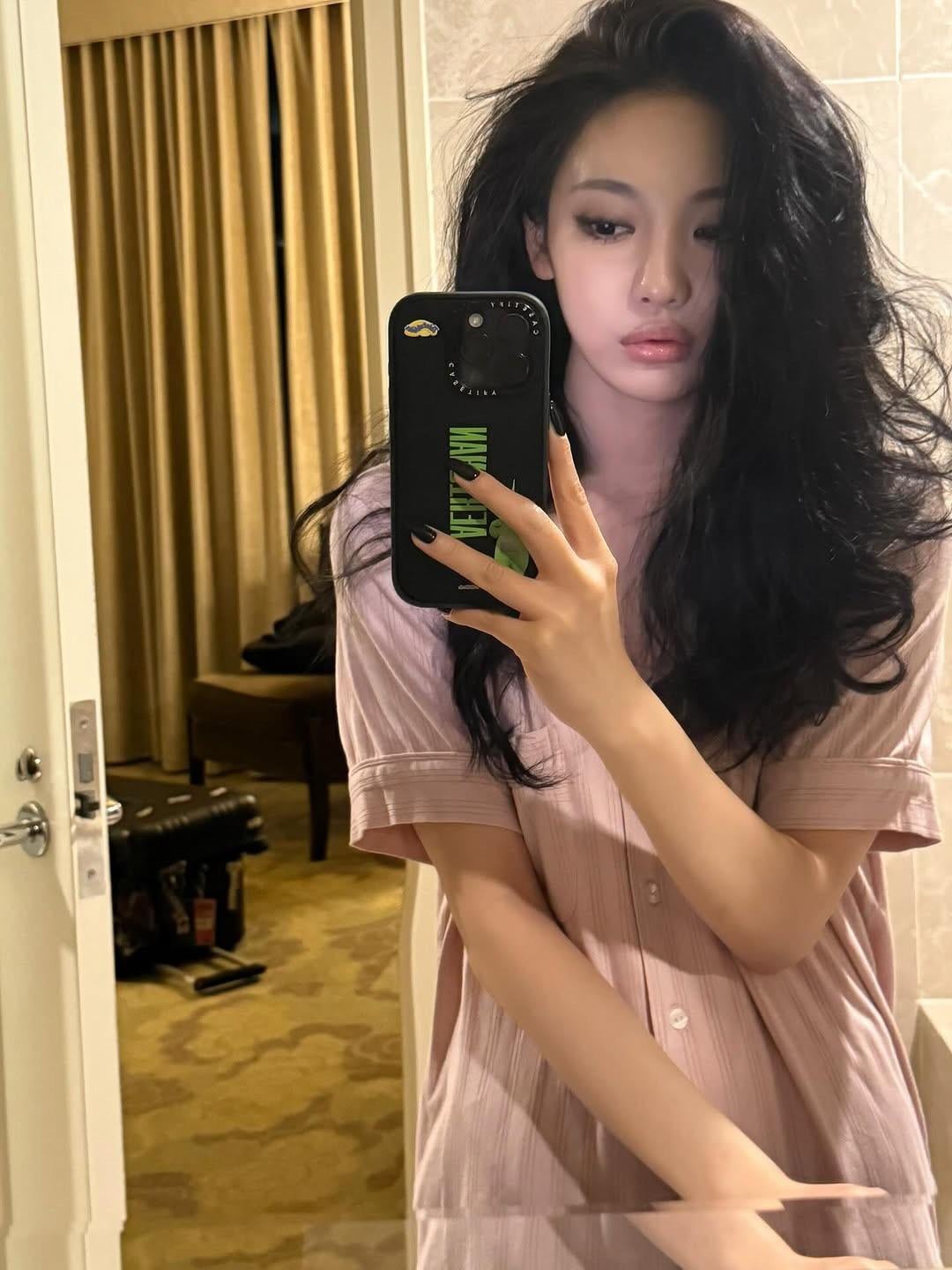 250912 Ningning Instagram Update