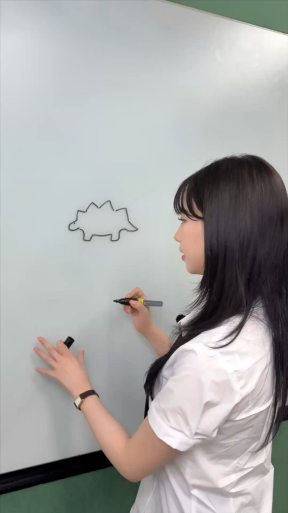 250914 aespa TikTok Update with Karina - 🦖💭 : dinosaur knowledge