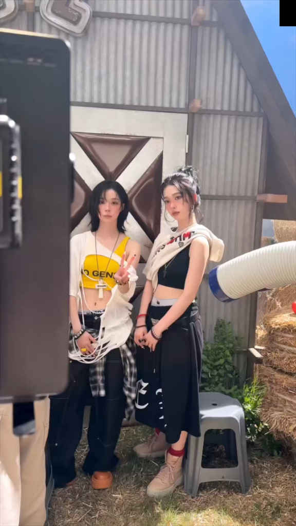 250916 aespa TikTok Update with Winter & Karina - capture the moment