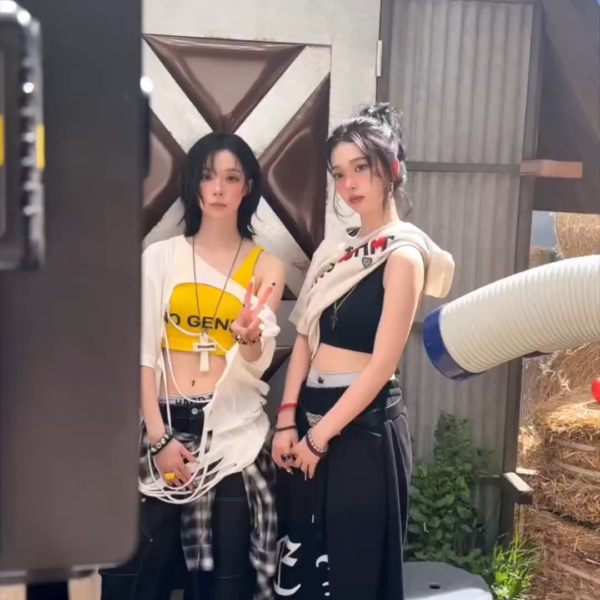250916 aespa TikTok Update with Winter & Karina - capture the moment
