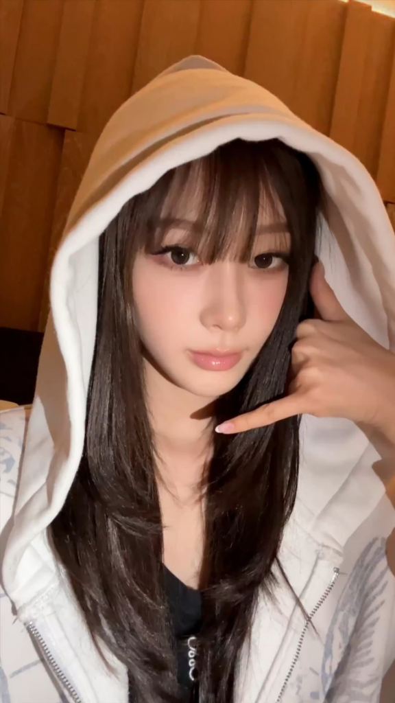 250916 aespa TikTok Update with Giselle - mom, I already have everything