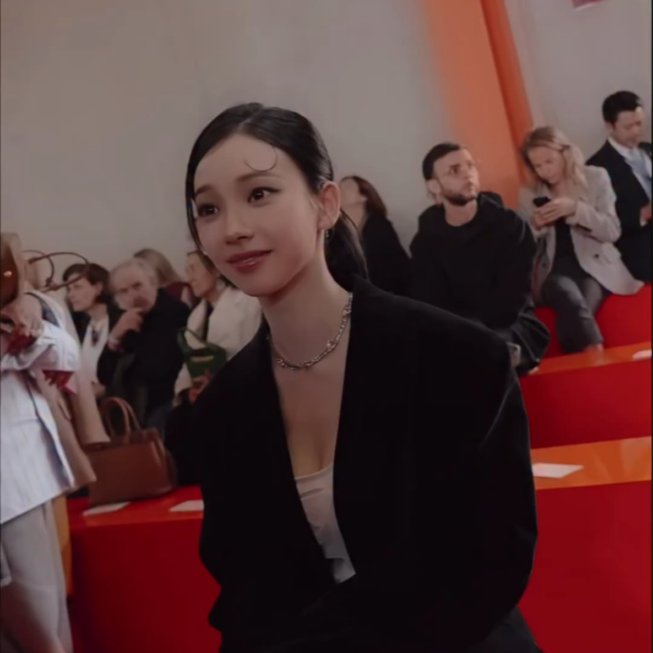 250926 ELLE KOREA Instagram Update with Karina @ PRADA SS26 Womenswear Show