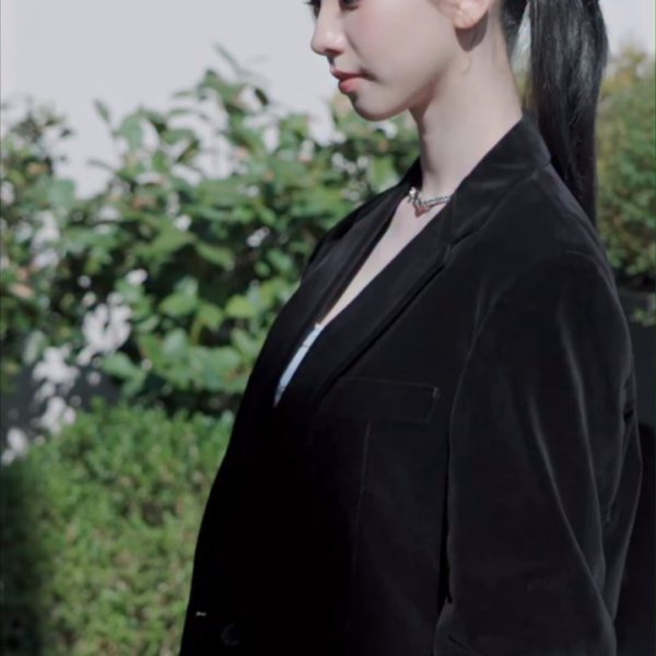 250925 ELLE KOREA Instagram Update with Karina