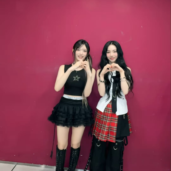 250906 IVE TikTok Update with Karina - XOXZ with 🎸💸💤 (with AN YUJIN & LEESEO)