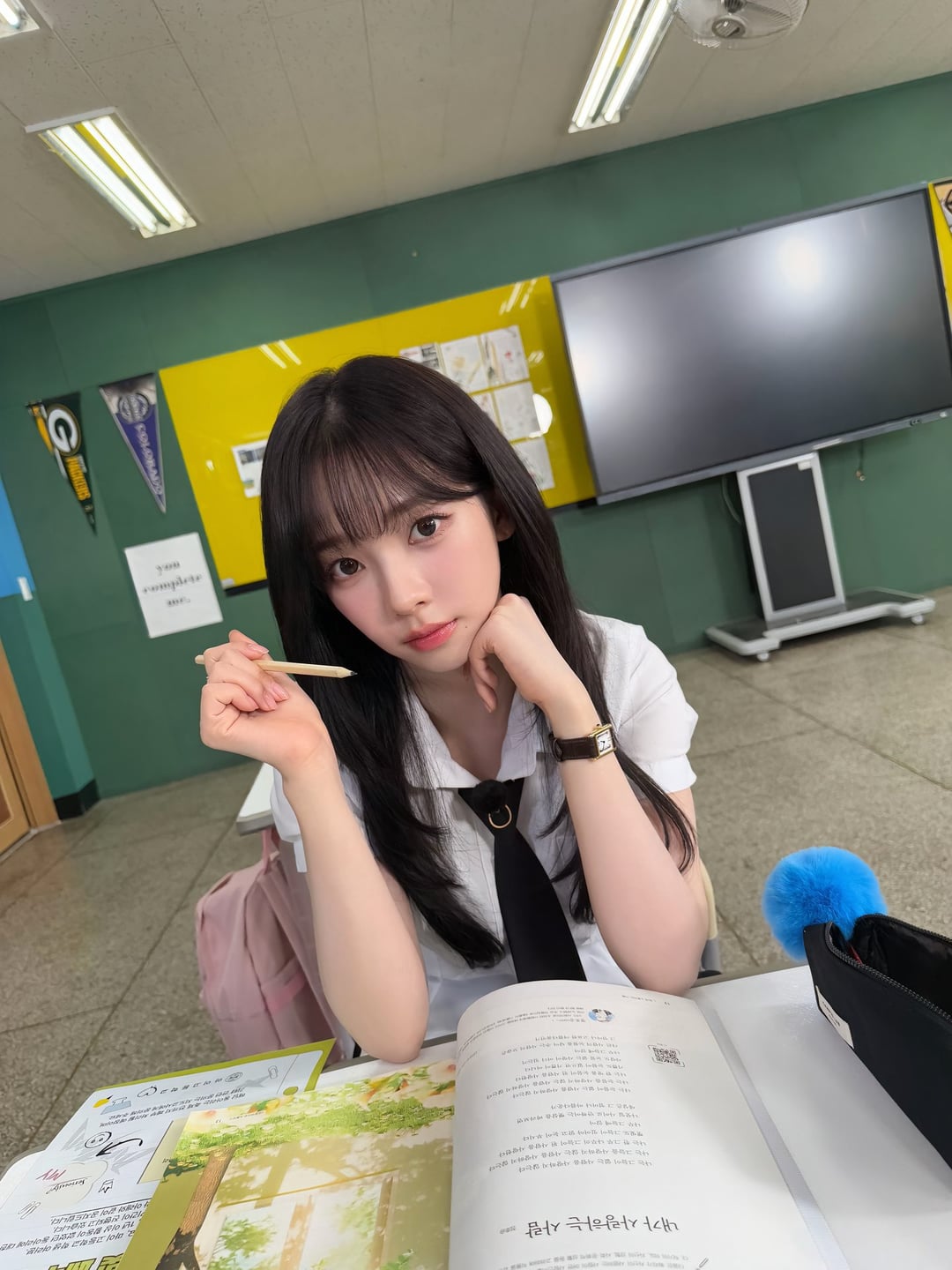 250924 aespa Douyin Update - This one goes out To the girls 💐