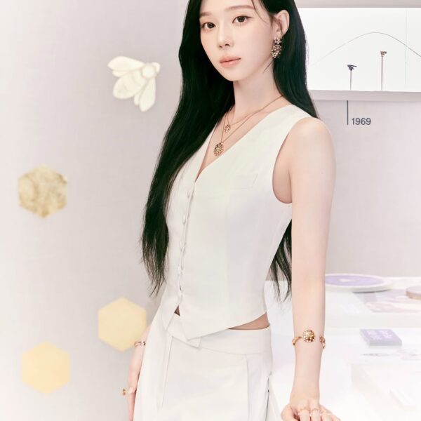 251020 L’OFFICIEL Singapore Instagram Update with Winter @ Bee de Chaumet Pop-Up Store