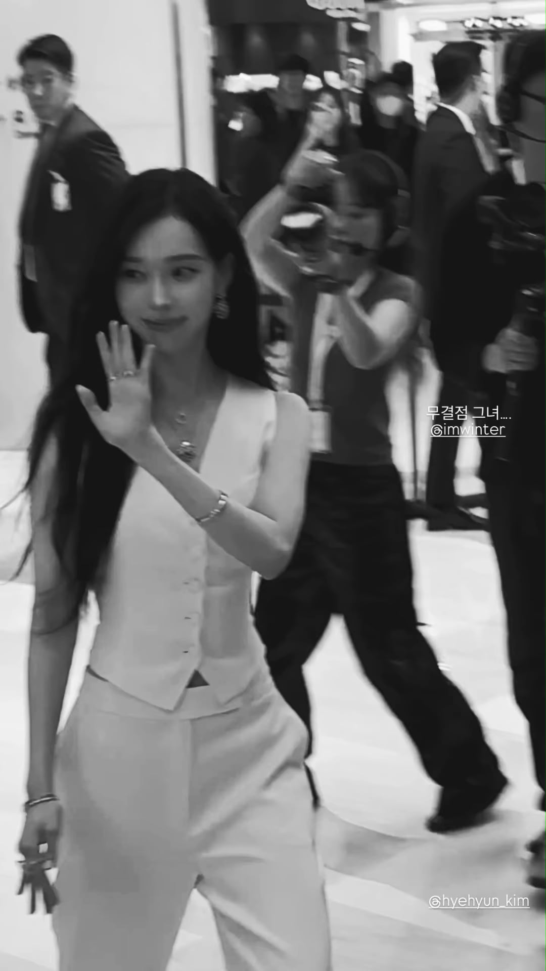 251016 leejaye ELLE KOREA Editor Instagram Story Update with Winter