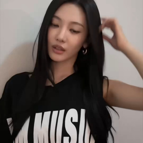 251023 aespa TikTok Update with Ningning - 🗣 : you know what today is?