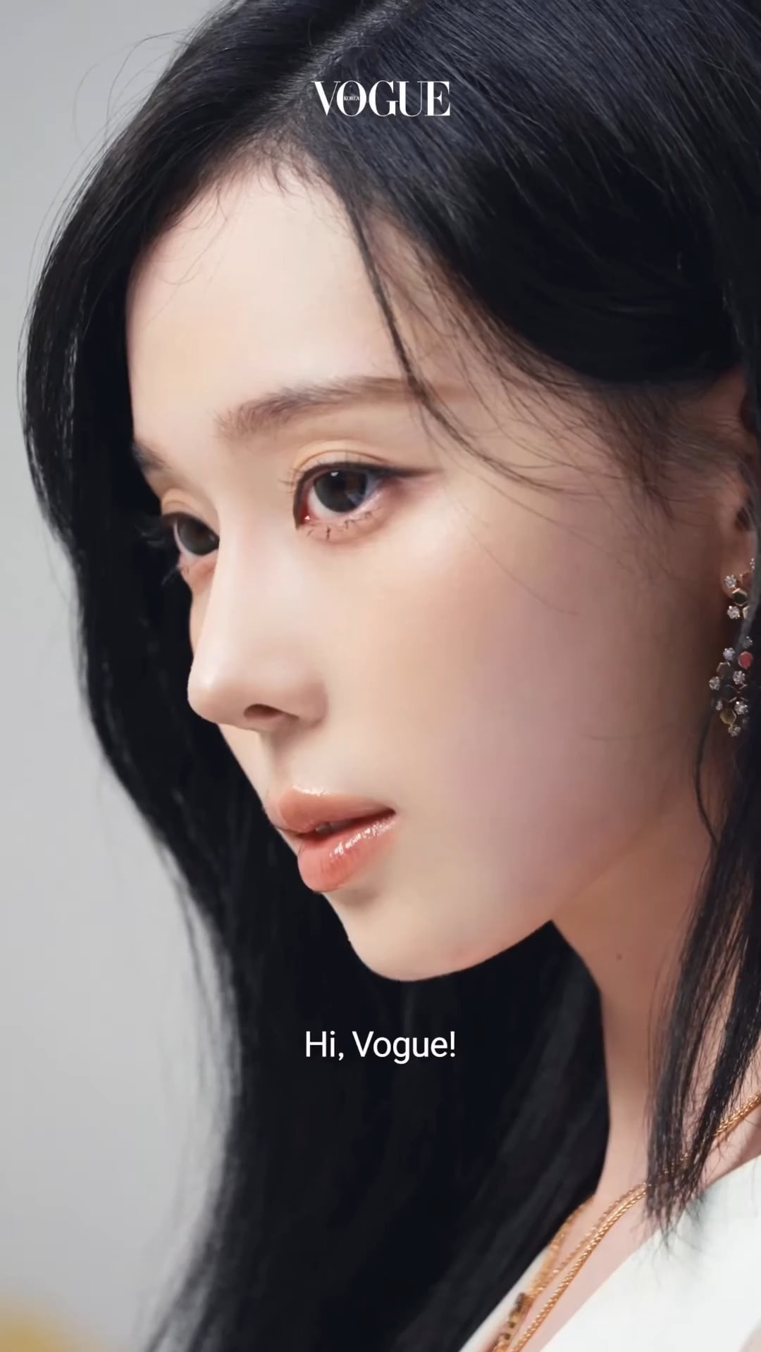 251020 Winter - Bee de Chaumet Pop-Up Store (via VOGUE, ELLE, Marie Claire & Harper's BAZAAR Korea)