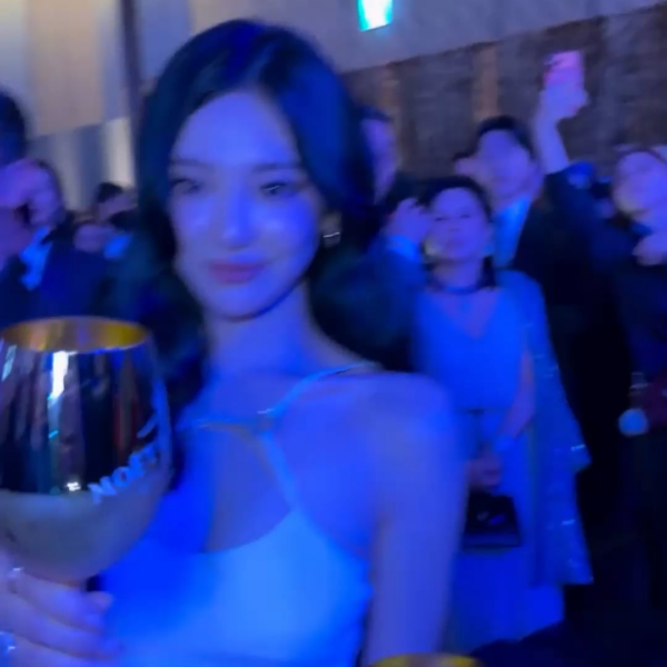 251016 W Korea Instagram Update with aespa (with Bada Lee & IVE Yujin)