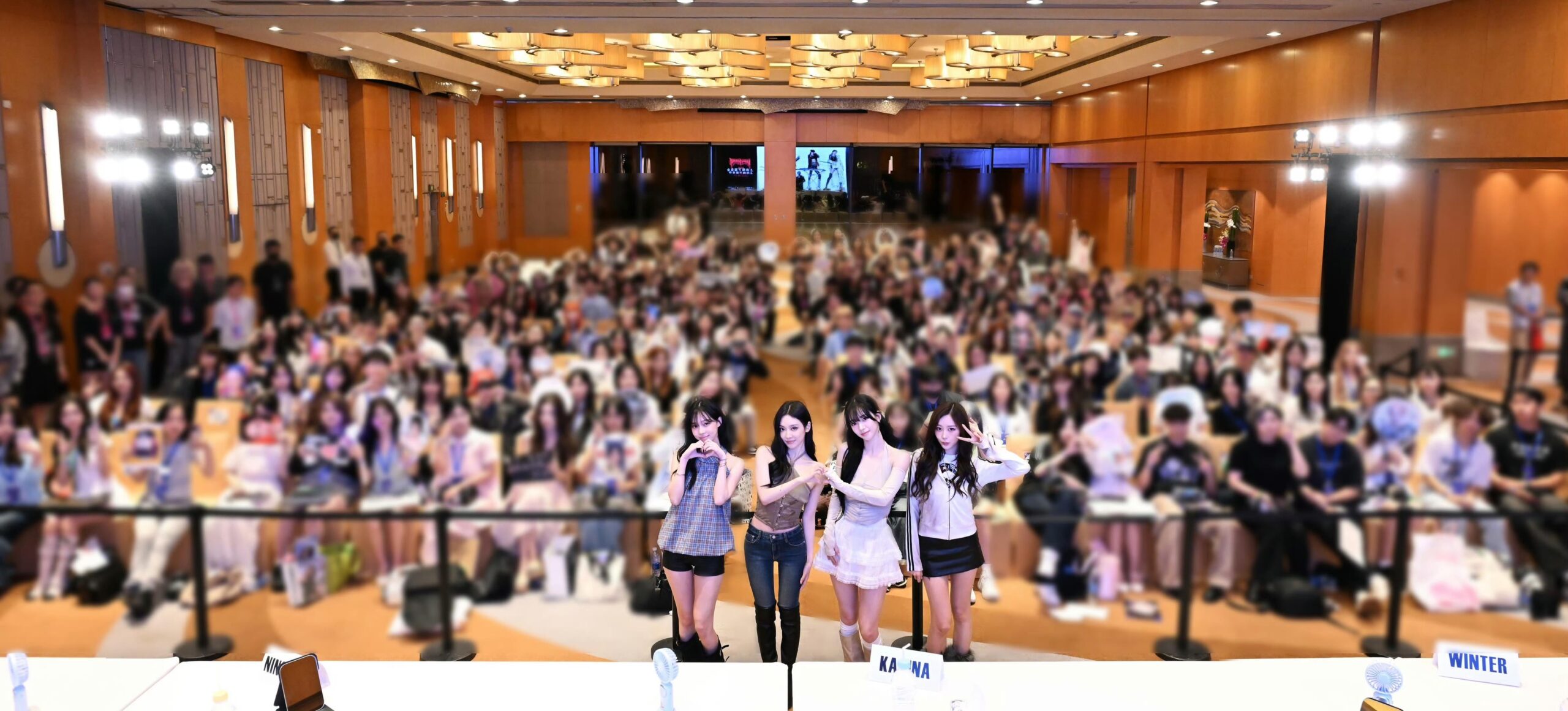 251009 POPMERCH Weibo Update with aespa - 'Rich Man' Shanghai Autograph Session ✨ 2025.09.27 Group Photo ✨