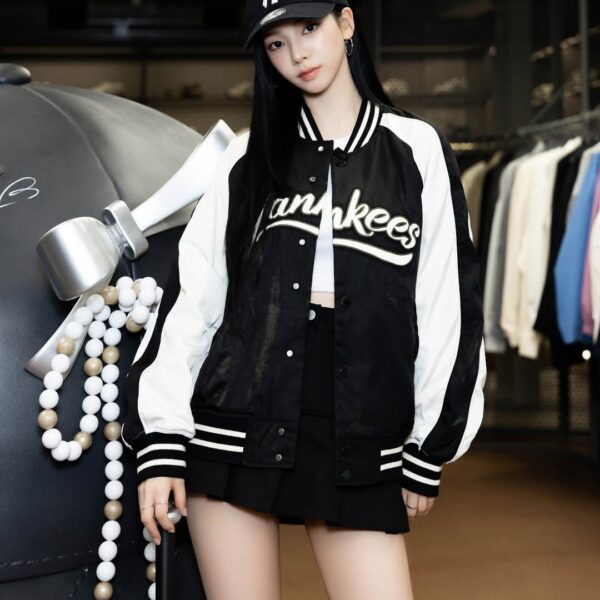 250922 Karina - MLB Korea Seongsu Flagship Store (On-Site Pics)