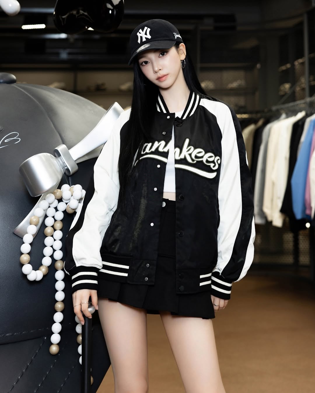 250922 Karina - MLB Korea Seongsu Flagship Store (On-Site Pics)