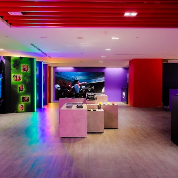 251120 House Of Kpop Twitter Update - The #RichMan POP-UP @ SINGAPORE is officially open! ✨🎥Here are some on-site previews 👉Come by now to check out a variety of MDs and fun interactive events!