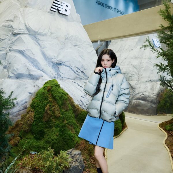 251107 aespa Twitter Update with Winter - New balance Flying 77 Way to Peak