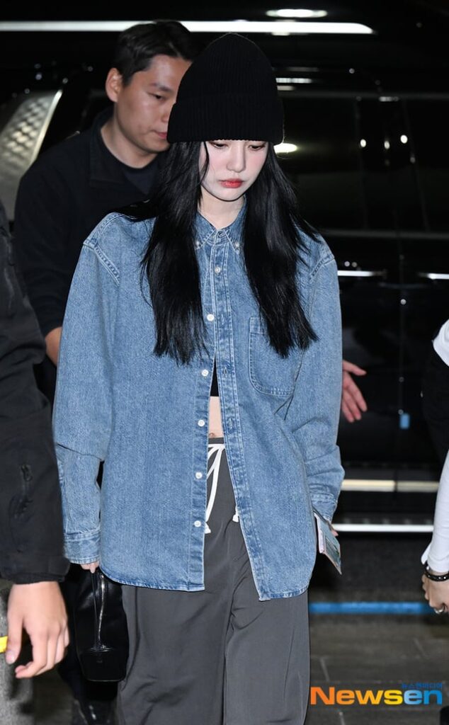 251107 Ningning & Giselle depart for JAPAN for their 'SYNK : aeXIS LINE TOUR' in TOKYO (Press Photos)