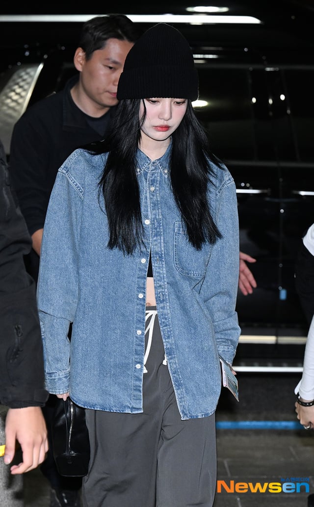 251107 Ningning & Giselle depart for JAPAN for their 'SYNK : aeXIS LINE TOUR' in TOKYO (Press Photos)