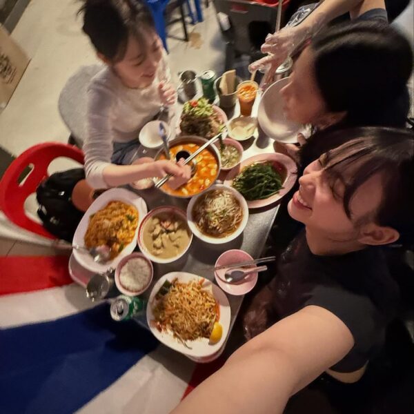 251102 Actress Han Sua Instagram Update with Karina & ITZY Ryujin