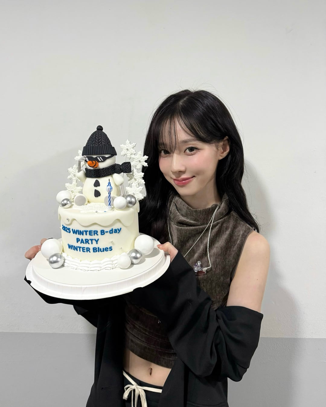 251203 aespa Twittter Update with Winter - 2025 WINTER B-day PARTY: WINTER Blues 🎂