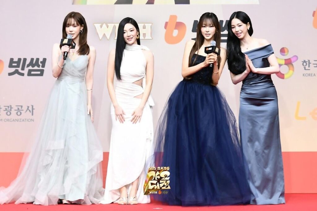 251225 SBS NOW Twitter Update With aespa - 2025 SBS Gayo Daejeon Winter: Golden Loop Red Carpet Photos