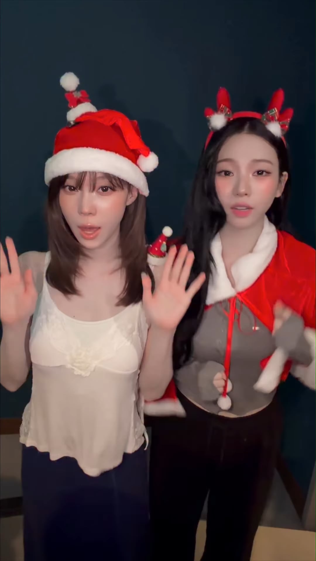 251225 aespa TikTok Update with Winter & Karina - ♥•.𝗕𝗲𝗮𝘂𝘁𝗶𝗳𝘂𝗹 𝗖𝗵𝗿𝗶𝘀𝘁𝗺𝗮𝘀.•♥