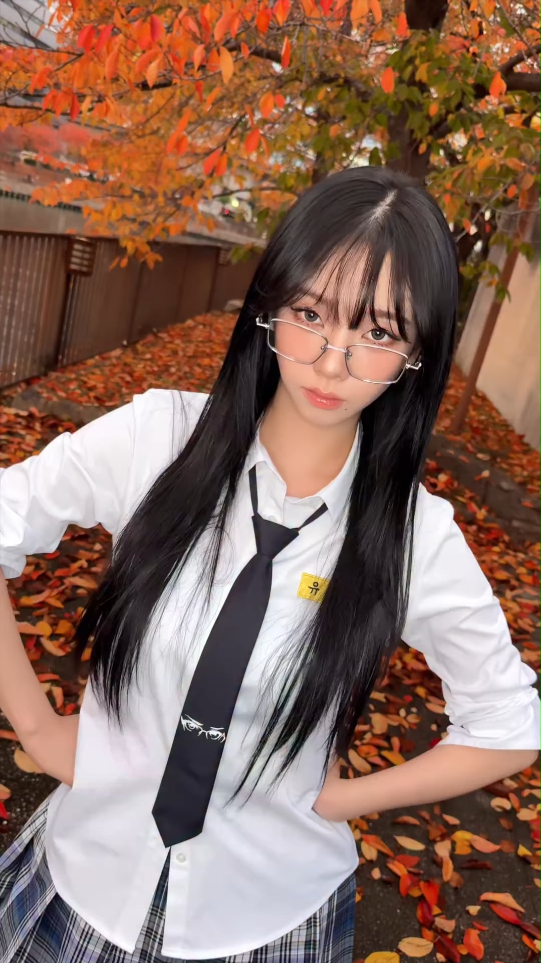 251202 aespa TikTok Update with Karina - Wanna take a bite?