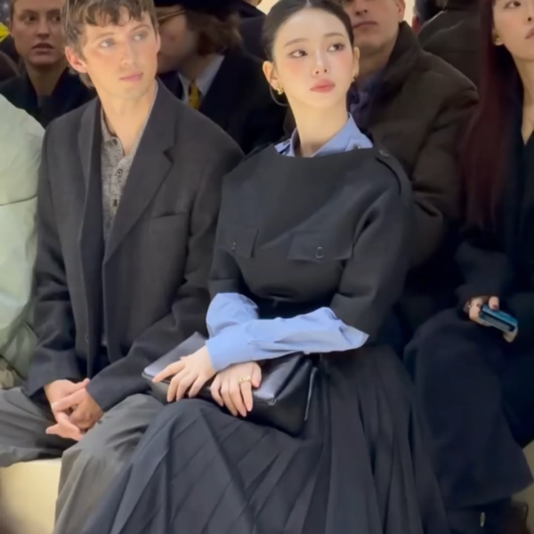 260118 eyesmag Instagram Update with Karina