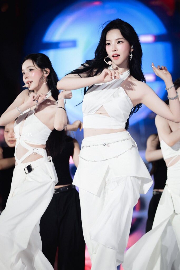Winter and Karina - 250920