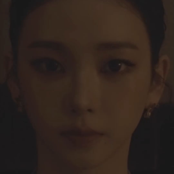 260119 Esquire Korea Instagram Update with Karina - Found Karina who became a mannequin on the way to Fondazione Prada. Wherever Karina stands, that place becomes a showcase.