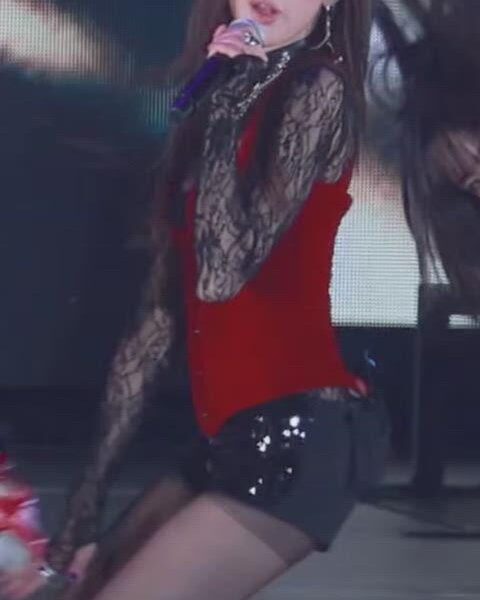 260201 Giselle // performing 'Dirty Work'