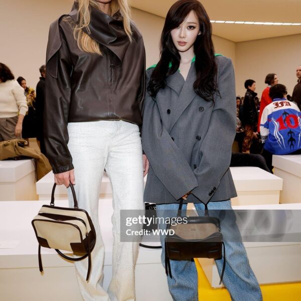260306 Giselle with Sarah Pidgeon at LOEWE FW26 Show, Paris Fashion Week (Getty Images)