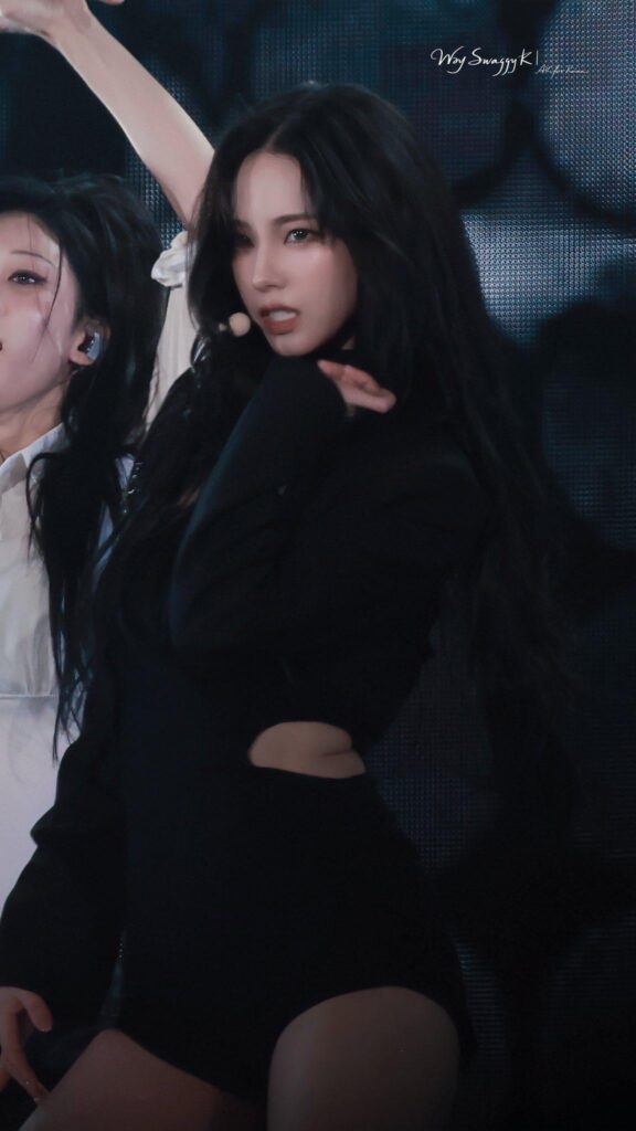 260411 Karina