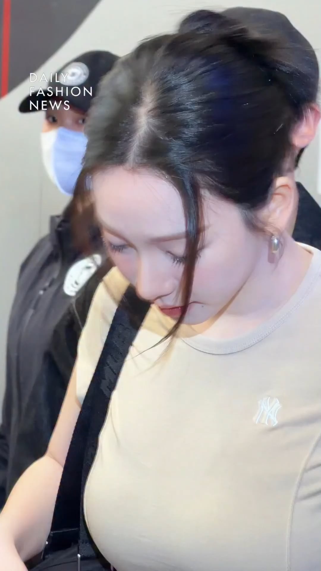 260423 Daily Fashion News Instagram Update with Karina