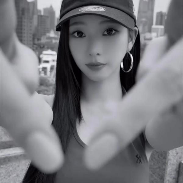 260426 Daily Fashion News Instagram Update with Karina @ MLB Shanghai Grand Gateway Event