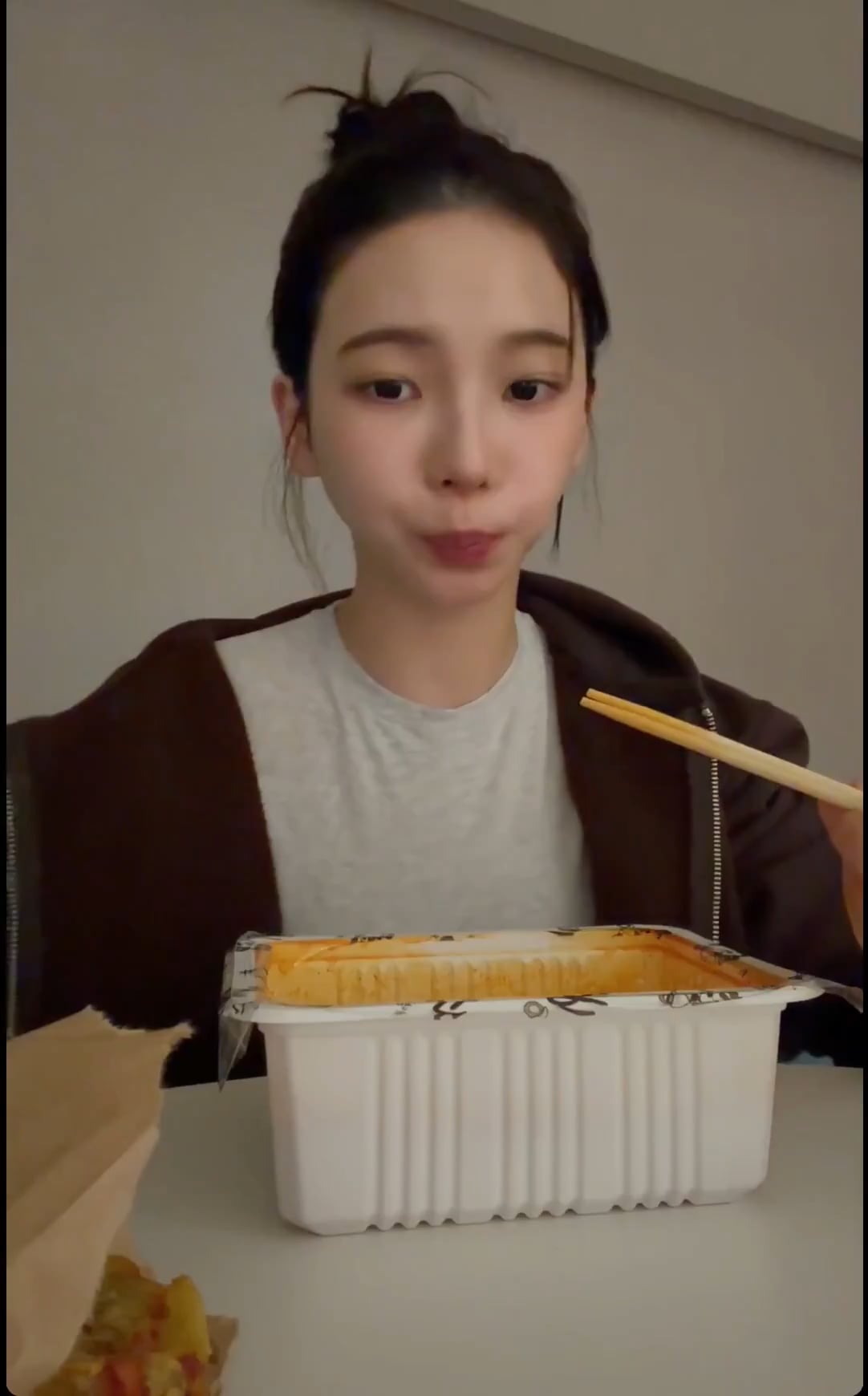 260418 Karina on 'Serenade': "...Originally it was one of the nominees for my solo, when was it... during 'UP' or 'GOOD STUFF'? I thought performing it with Winter would be very suitable so I chose it..."