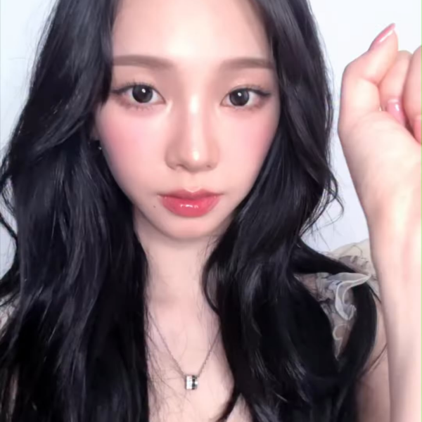 260411 aespa TikTok Update with Karina - HBD to meeeee —̳͟͞͞♥