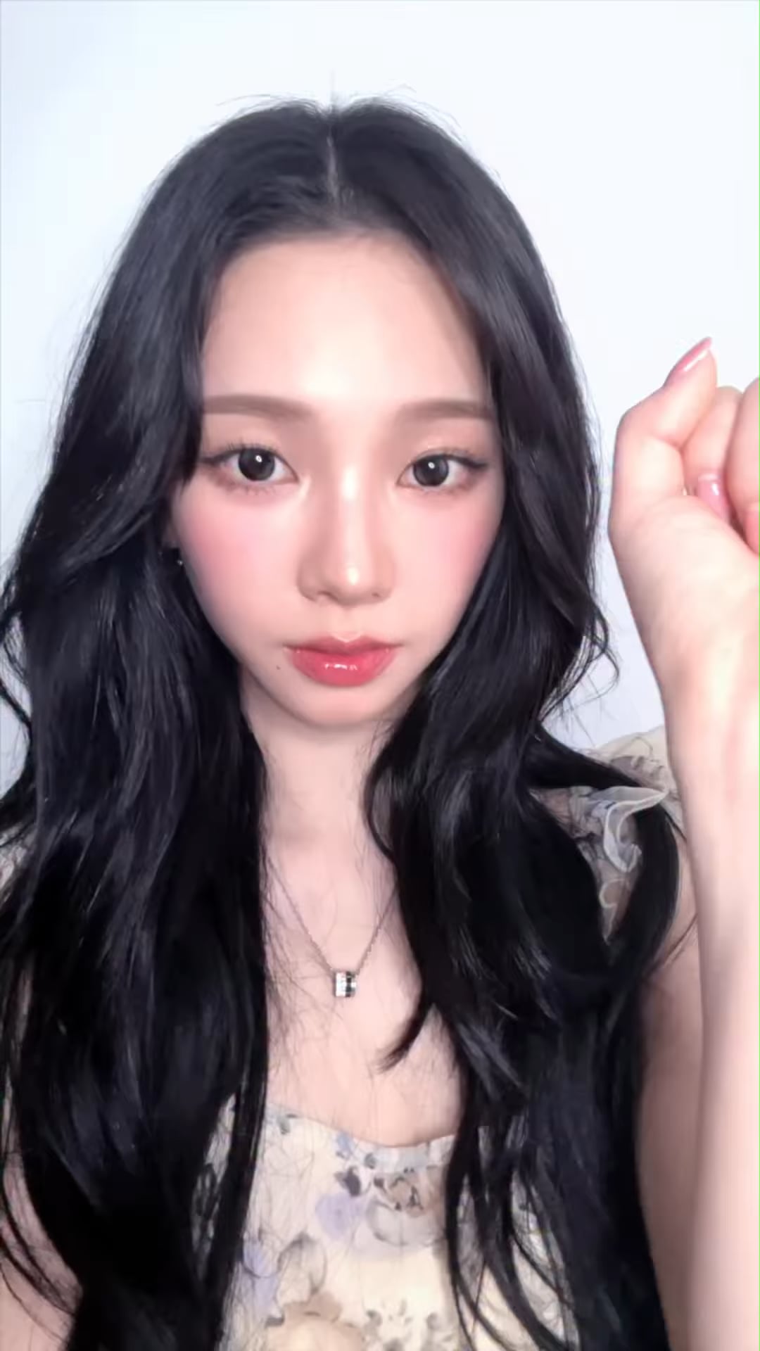 260411 aespa TikTok Update with Karina - HBD to meeeee —̳͟͞͞♥