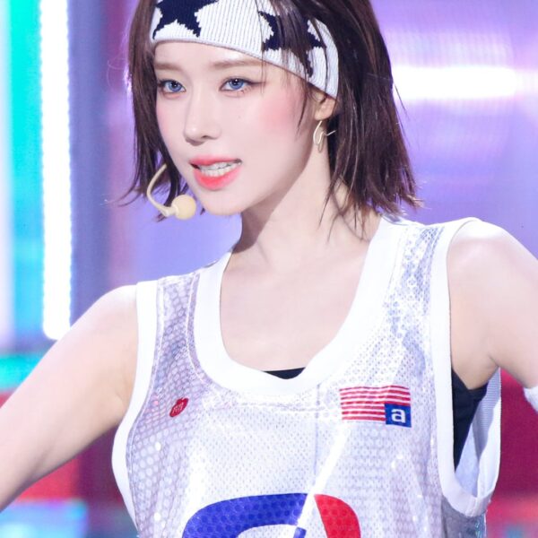 260401 Winter - MBC April Fool's Day (230513 Music Core 'Spicy' Behind Pics)