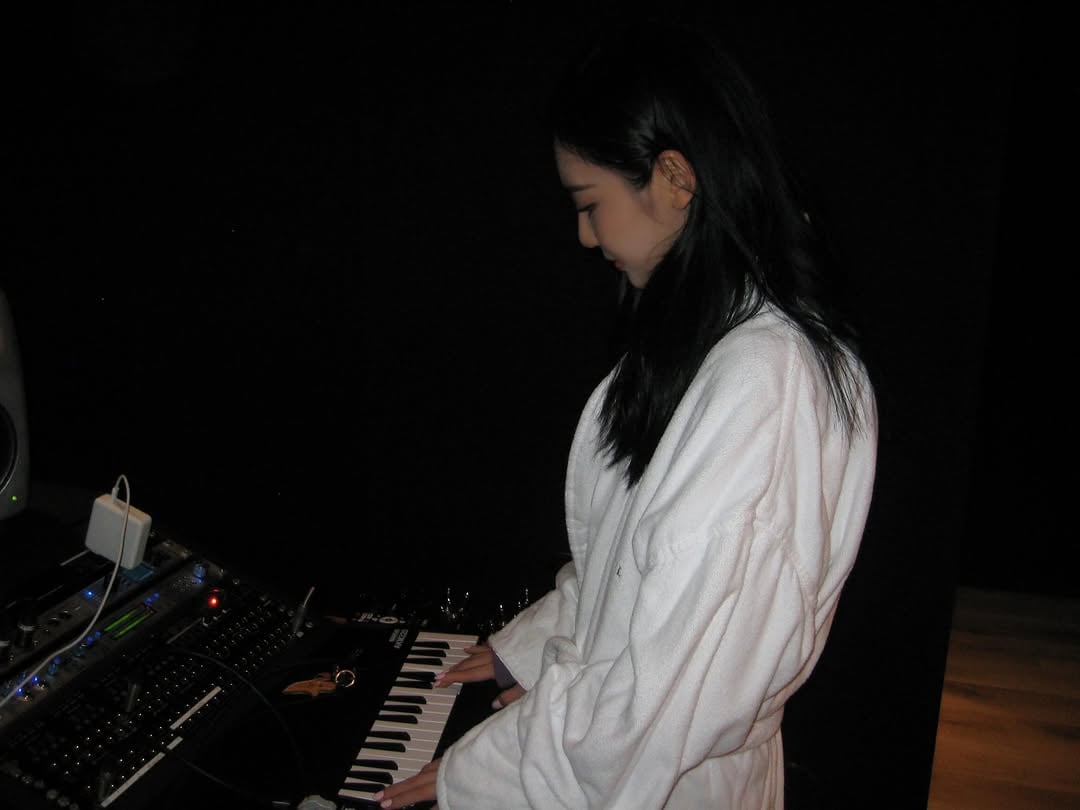 260426 Ningning Instagram Update with Giselle & Shintaro Yasuda