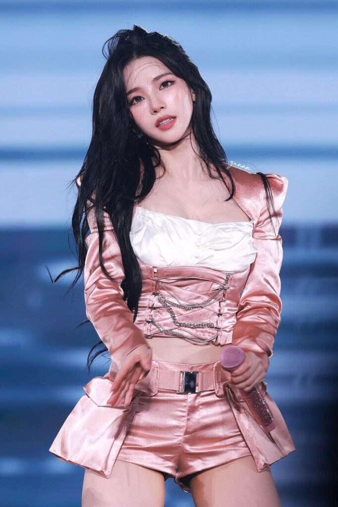 260411 Karina