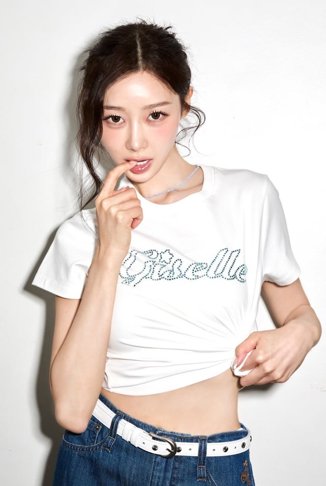 260418 Giselle's Wacky WiLLy collaboration T-shirt will be on sale on April 20th at 10 AM KST