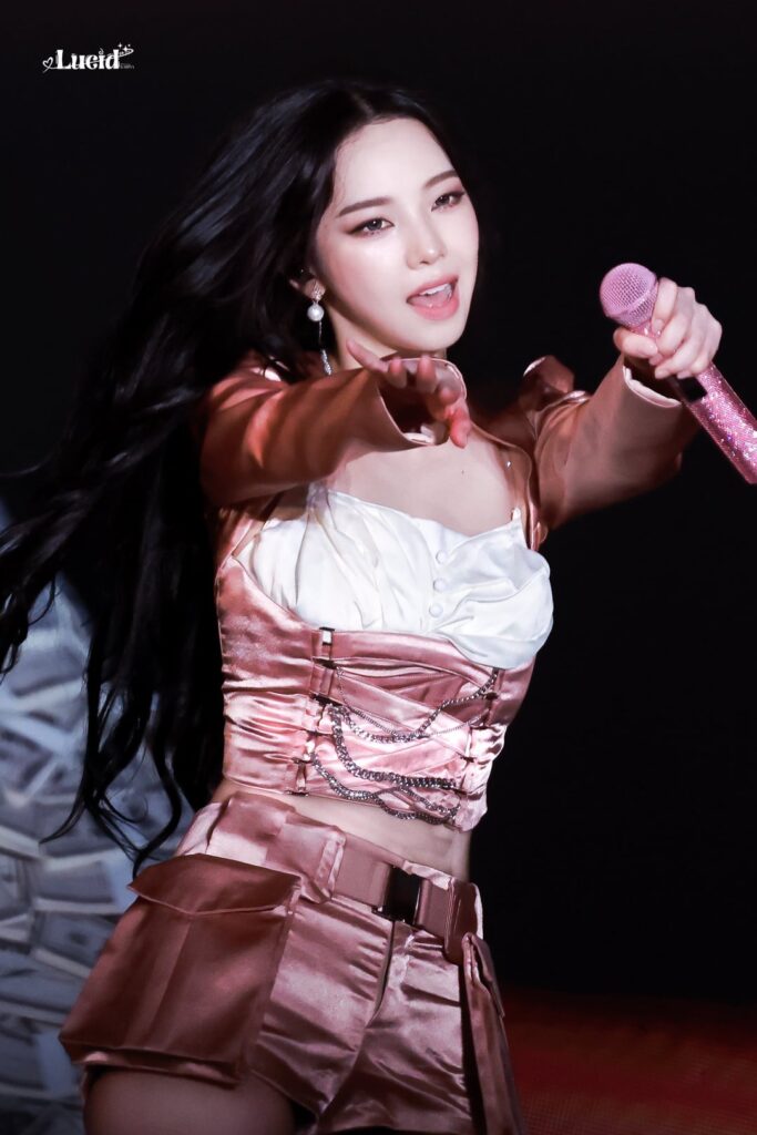 260426 Karina
