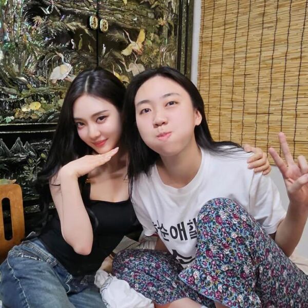 260522 Youngji Instagram Update with Ningning - Nothing Much Prepared EP.36 Behind Photo
