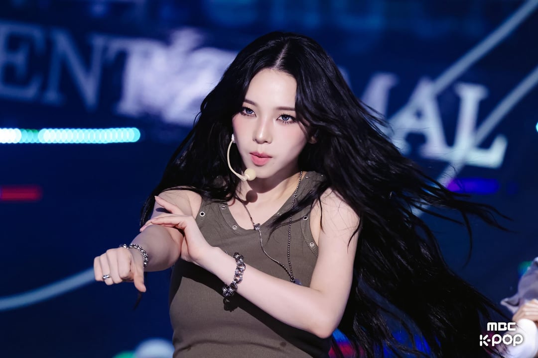 260521 aespa - WDA (Whole Different Animal)(feat. G-DRAGON) (260516 MBC Show! Music Core Stage Pics)